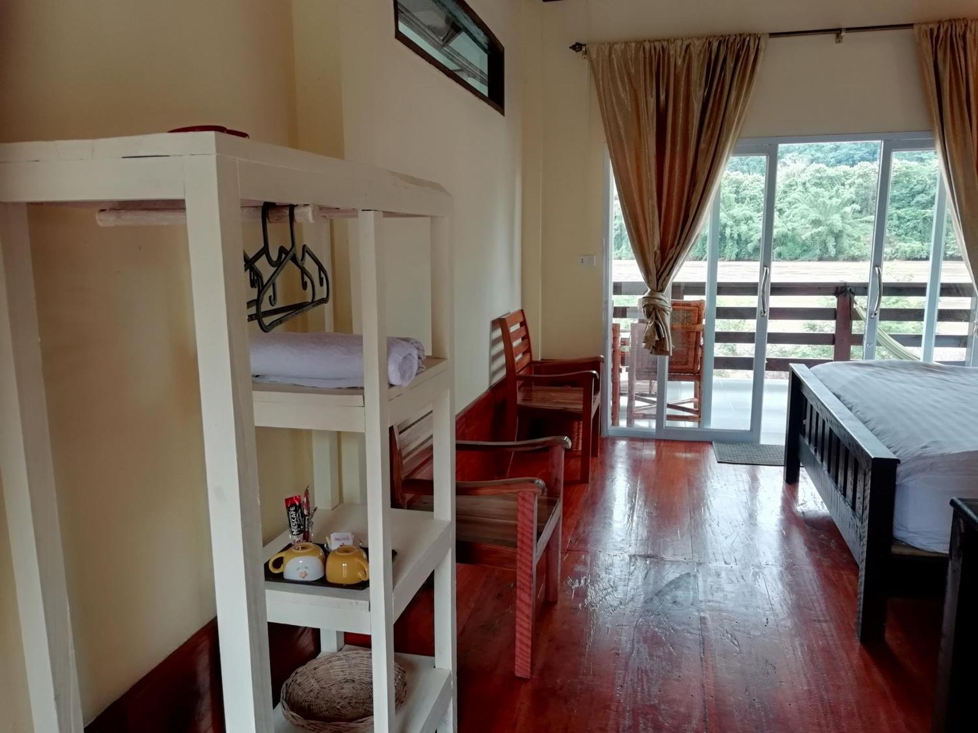 Riverview Bungalows & Gh Muang Ngoi Экстерьер фото
